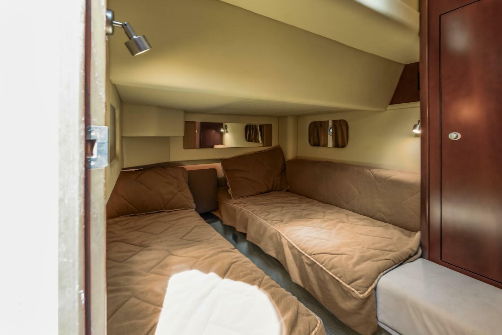 2005 Sea Ray 420 Sedan Bridge - Image 24