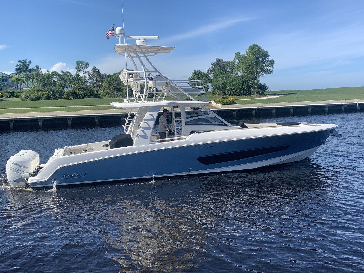 2017 Boston Whaler 420 Outrage - Image 4