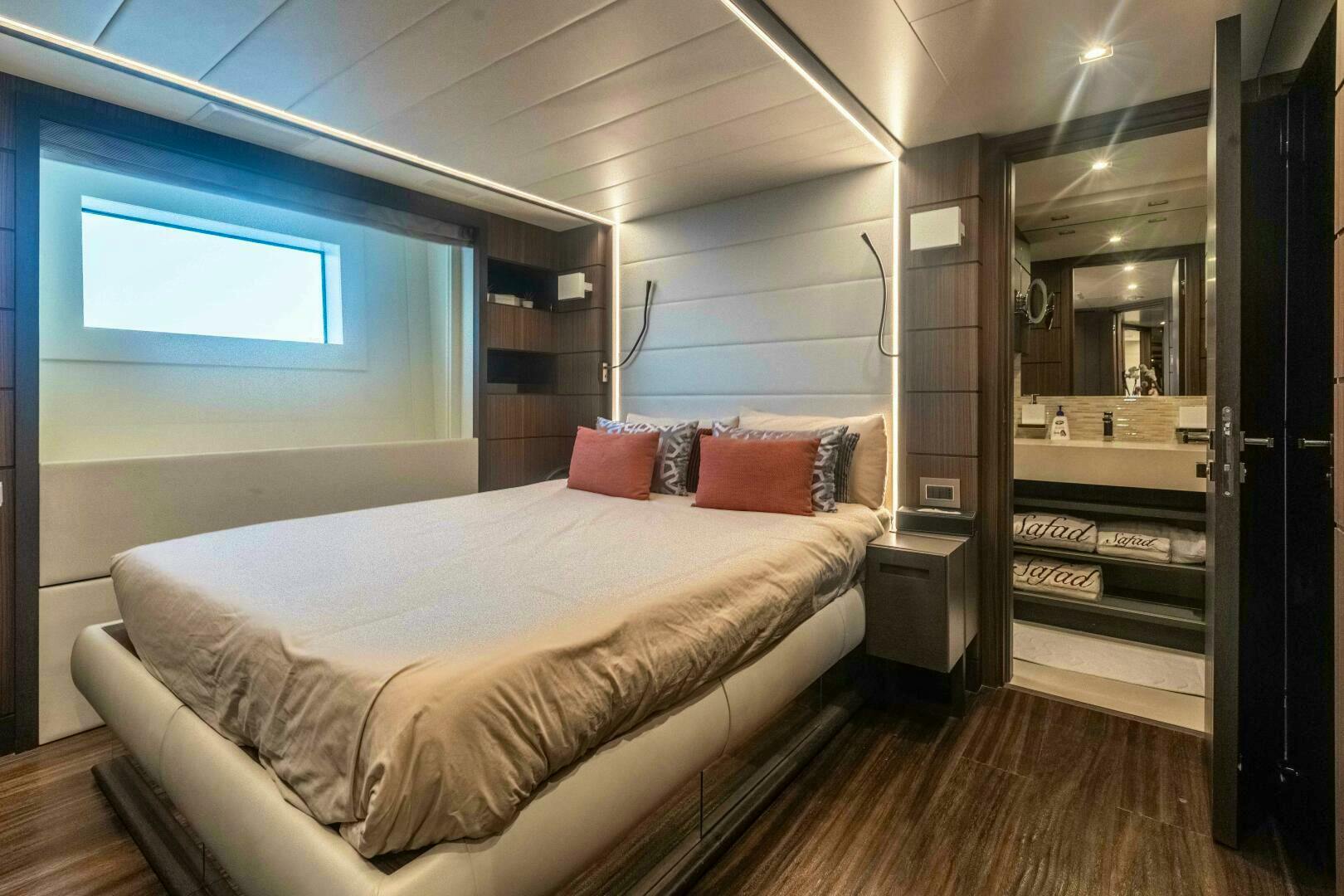 2015 Benetti Benetti Classic 121 - Image 41