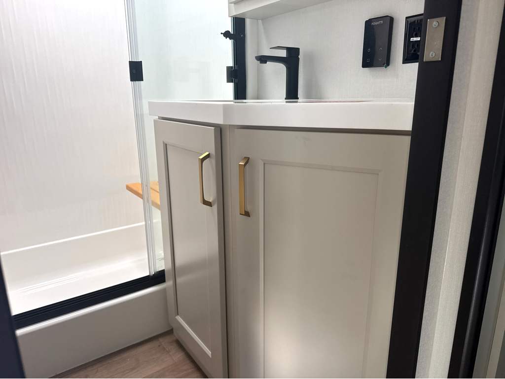 2027 GRAND DESIGN SOLITUDE 310GK - Image 24