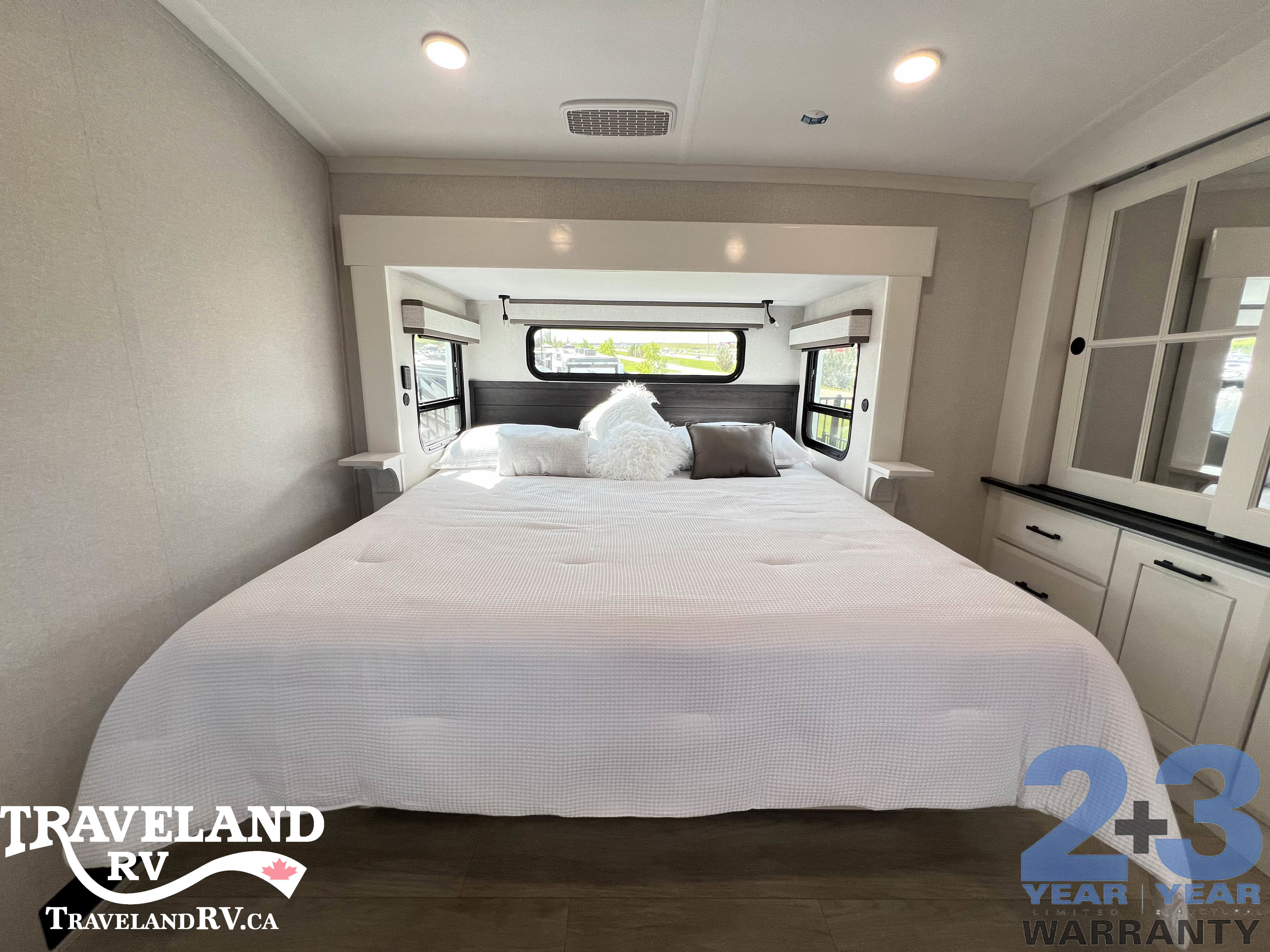 2026 Jayco Pinnacle 32RLTS - Image 38