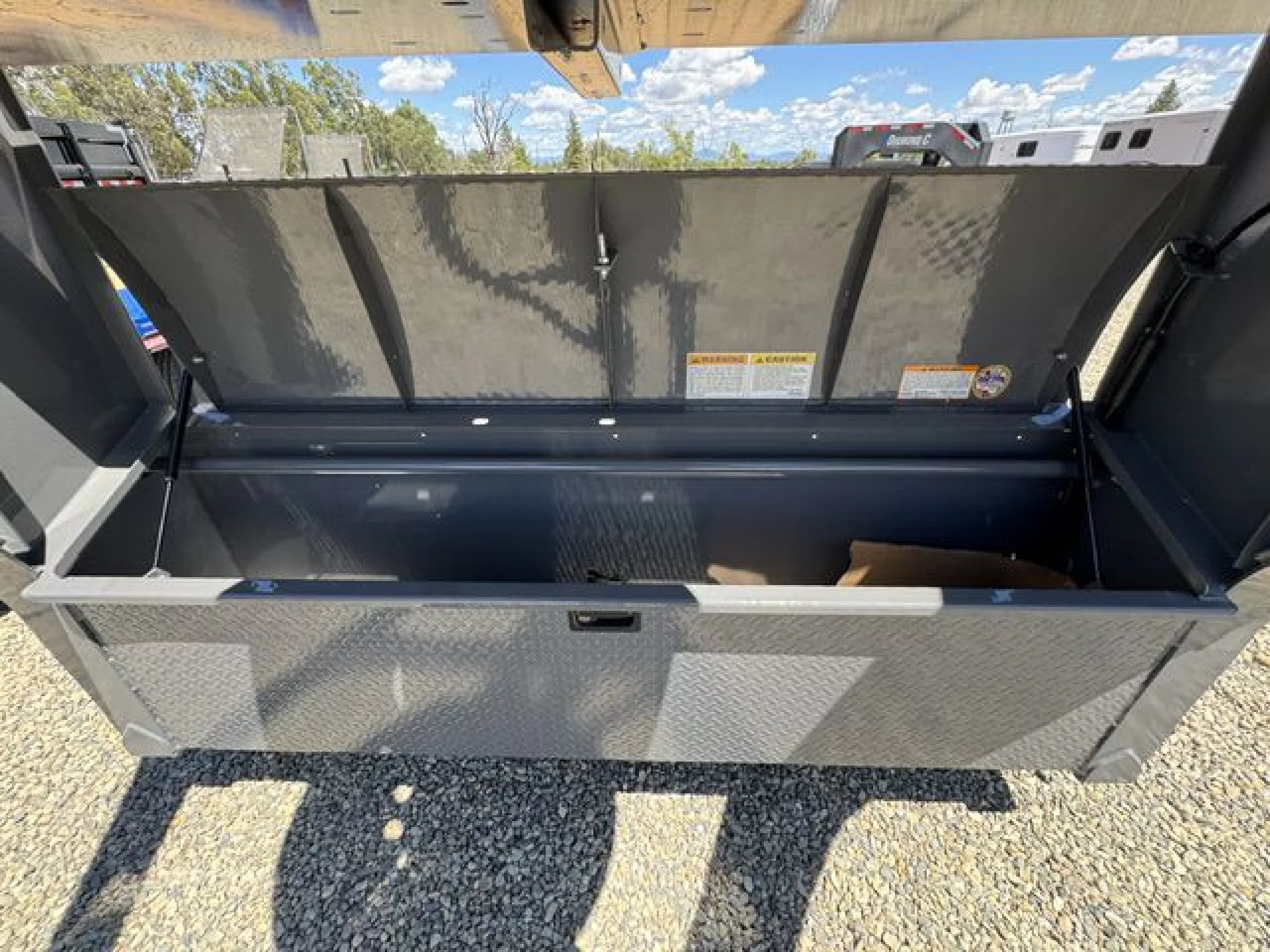 2026 DIAMOND C TRAILERS DIAMOND C HXD207 GN L24X102 15.5K - Image 4