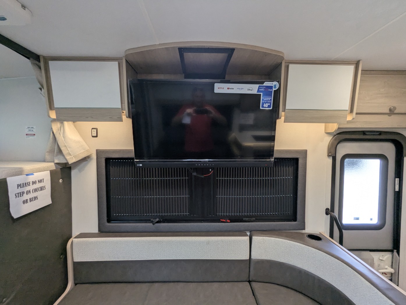 2027 Coachmen Entourage 330DS - Image 23