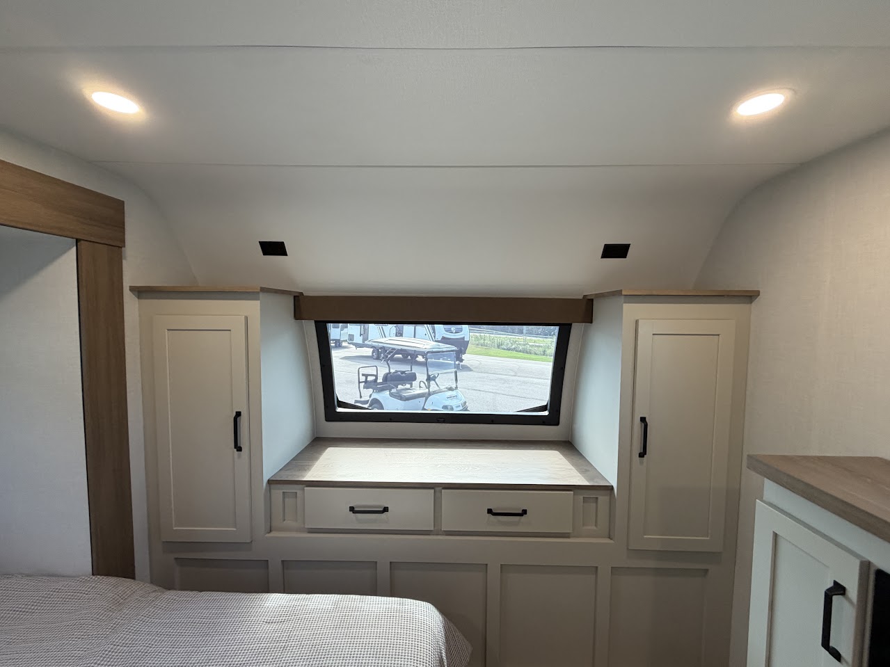 2027 VENTURE RV SPORTTREK 343VBH - Image 62