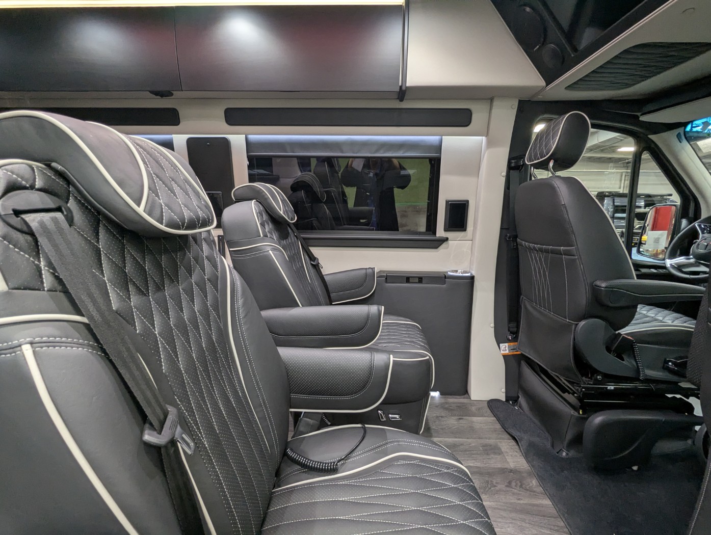2027 Midwest Automotive Designs Luxe Cruiser - Image 21