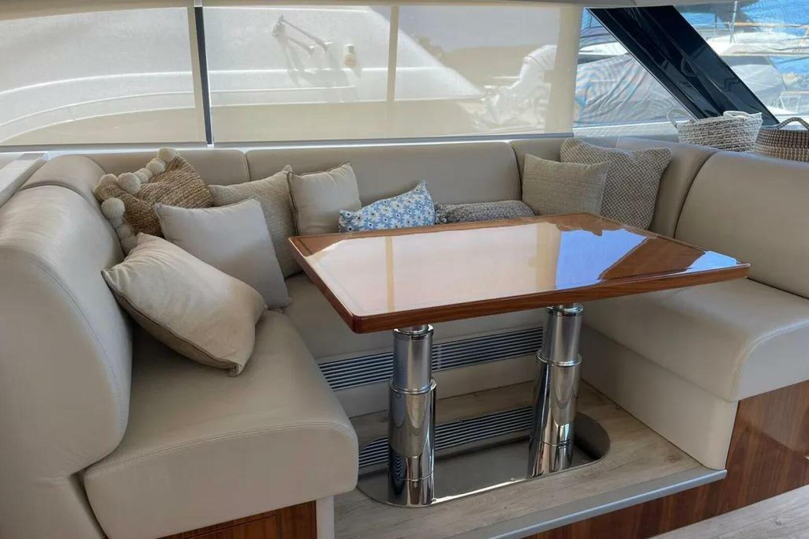 2021 Riviera 6000 Motor Yacht - Image 5