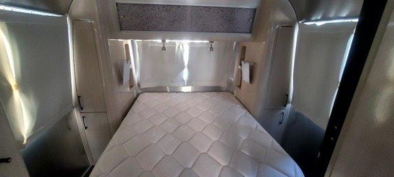 2019 AIRSTREAM INTERNATIONAL 30RB SERENITY - Image 10