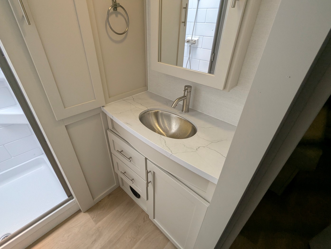 2027 Alliance RV Avenue 30BH - Image 28