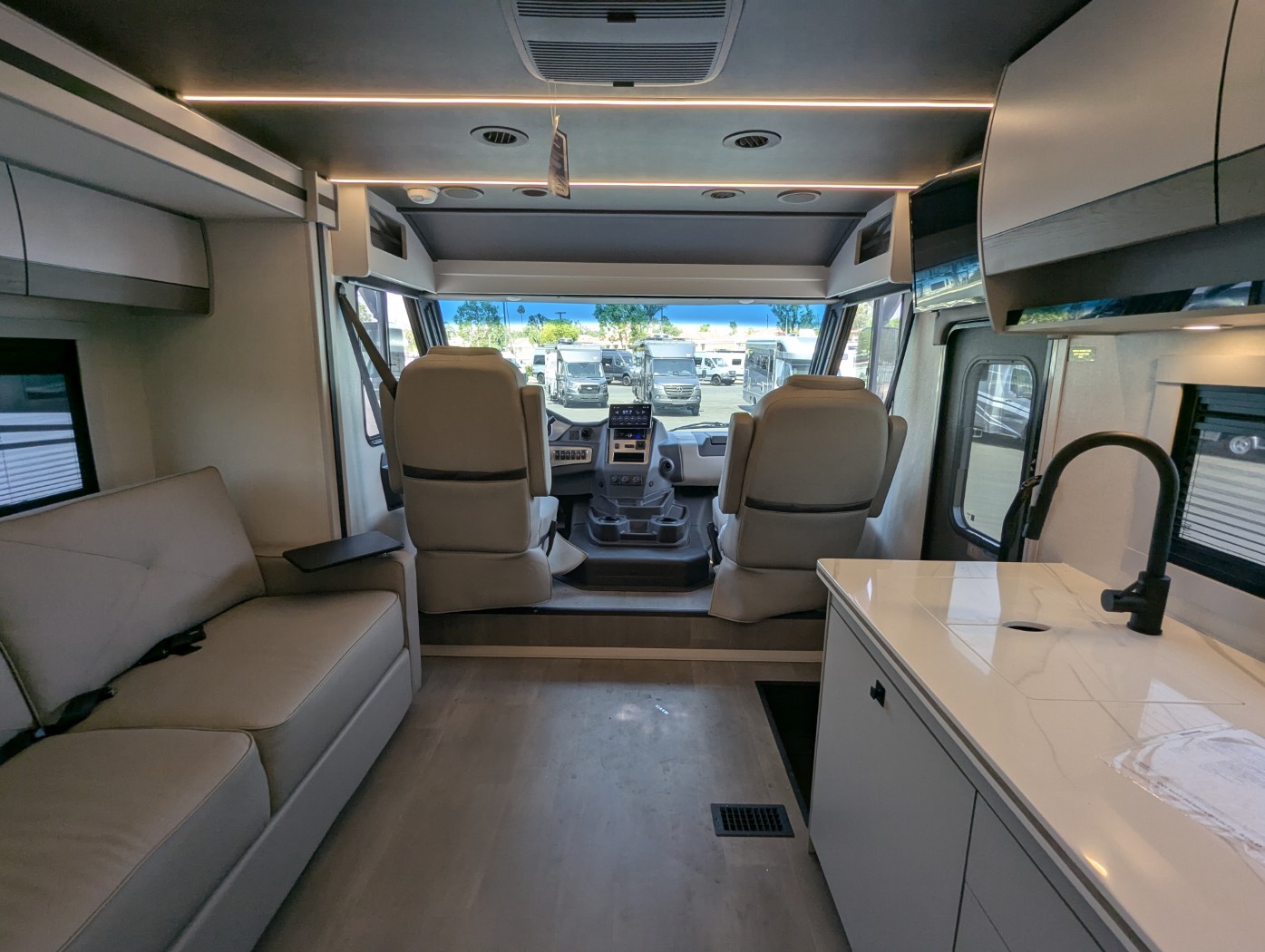 2026 Coachmen Euro 25TB - Image 29