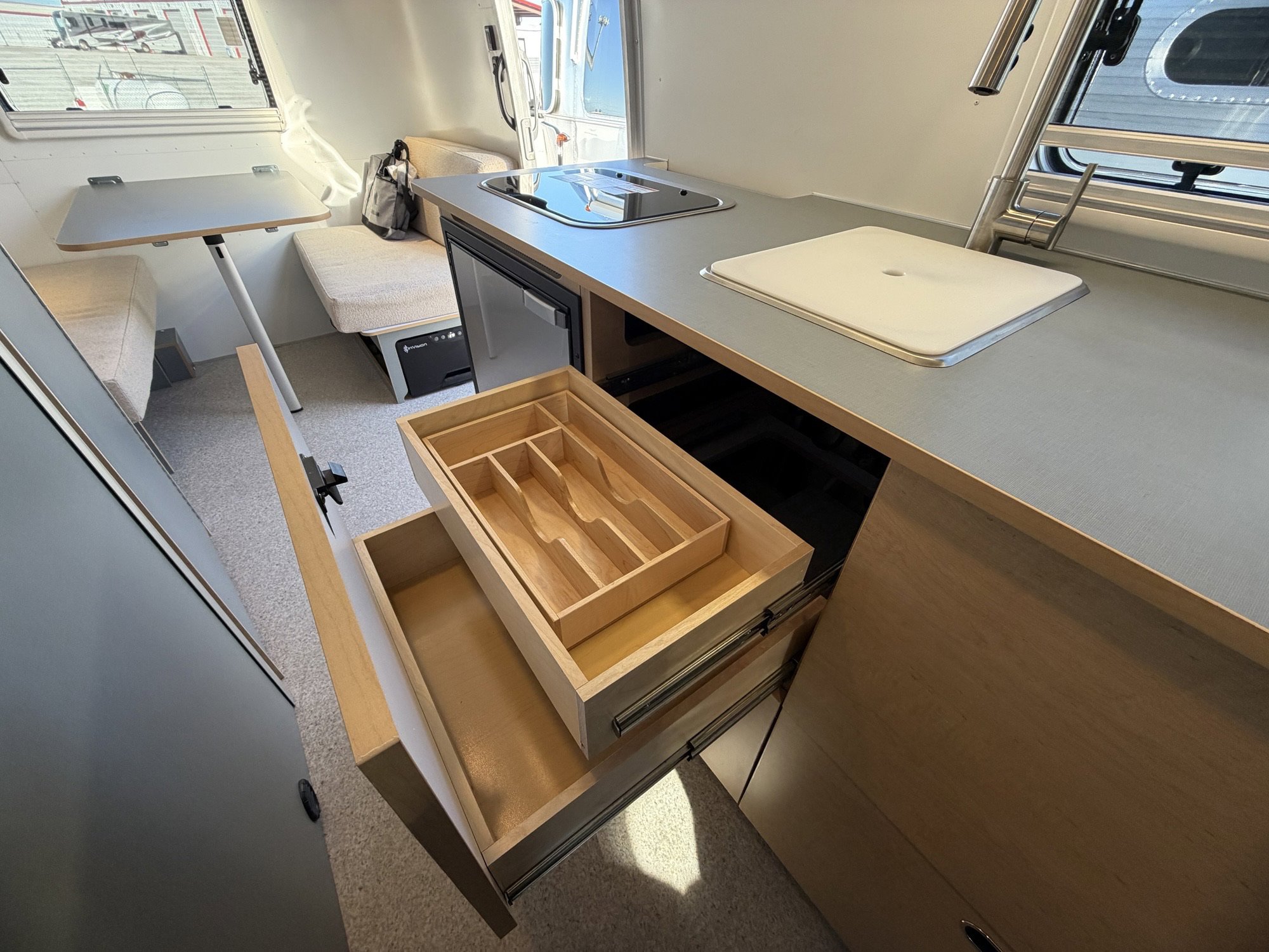 2026 AIRSTREAM WORLD TRAVELERUSA 22RB - Image 27