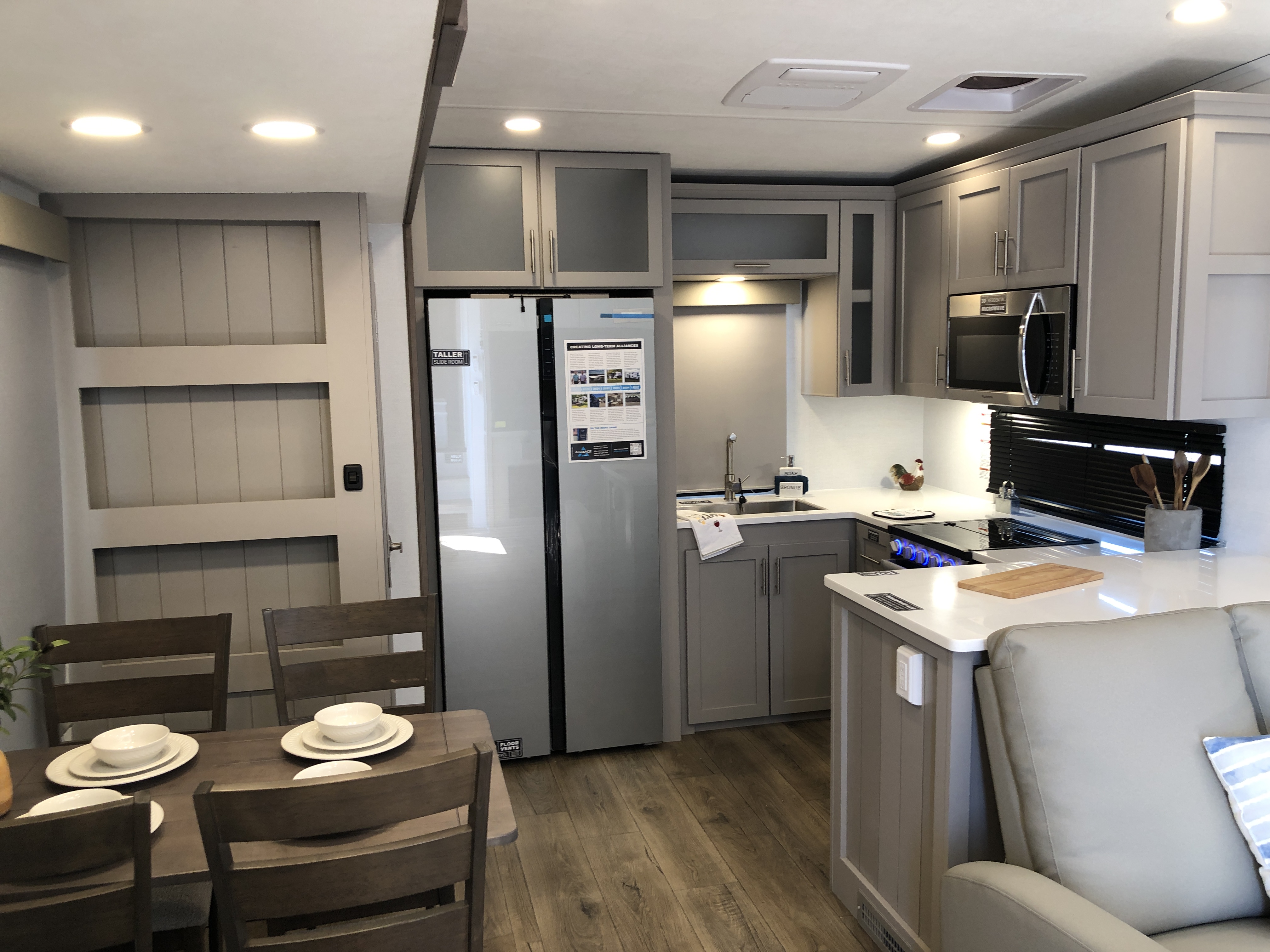 2026 Alliance RV Avenue 35RKS - Image 15