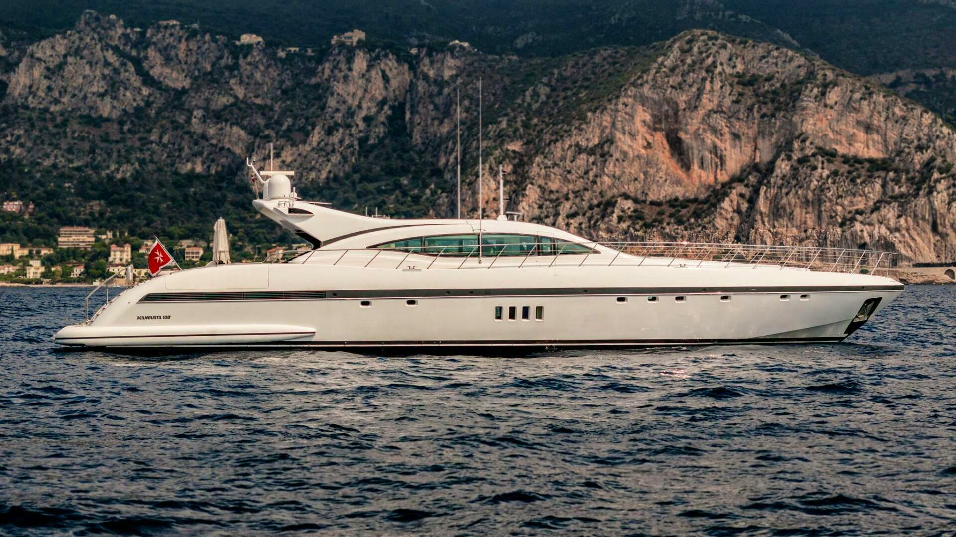 2013 Overmarine Mangusta 108 - Image 3