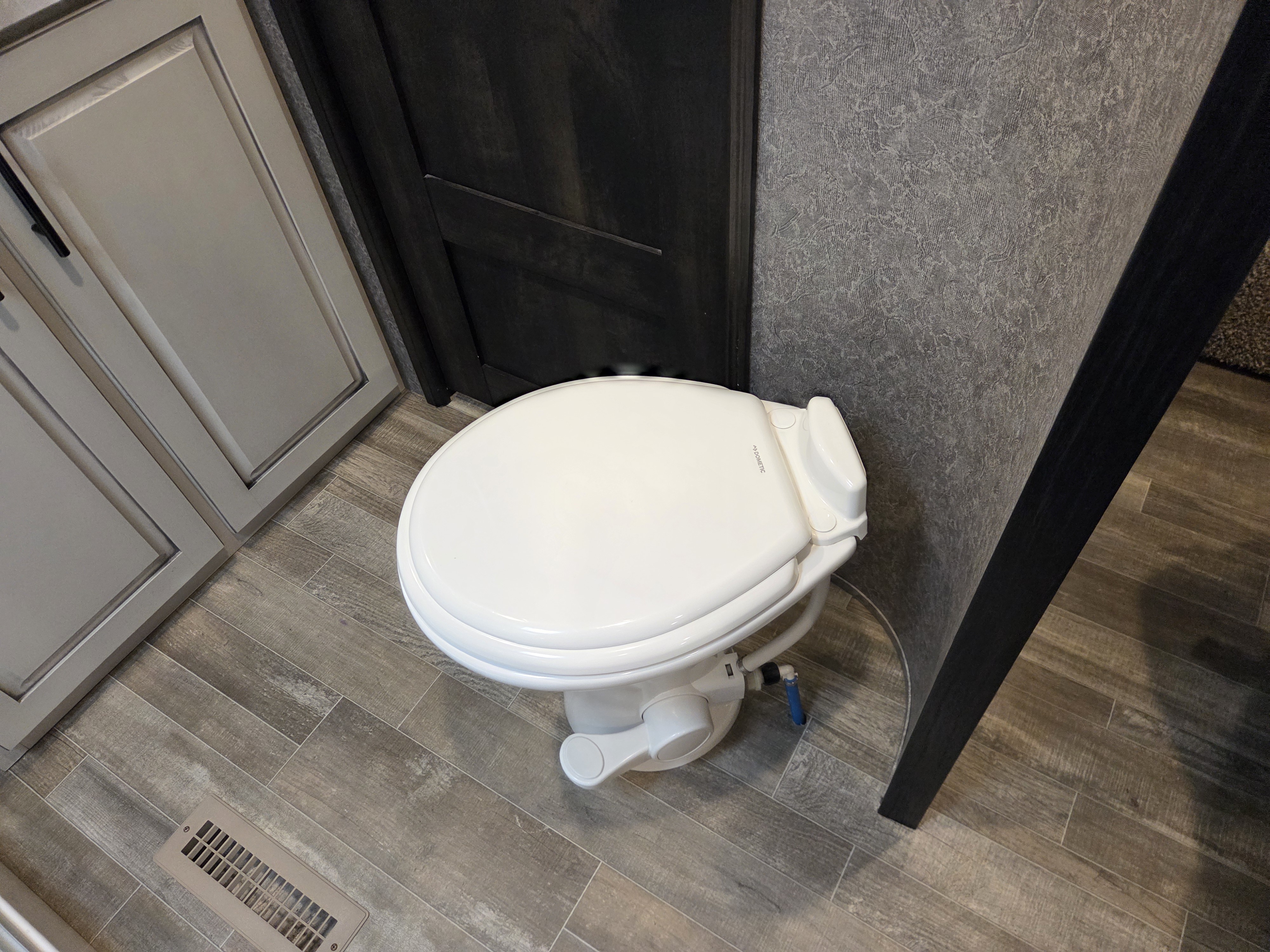 2021 Jayco Seismic 4113 - Image 26