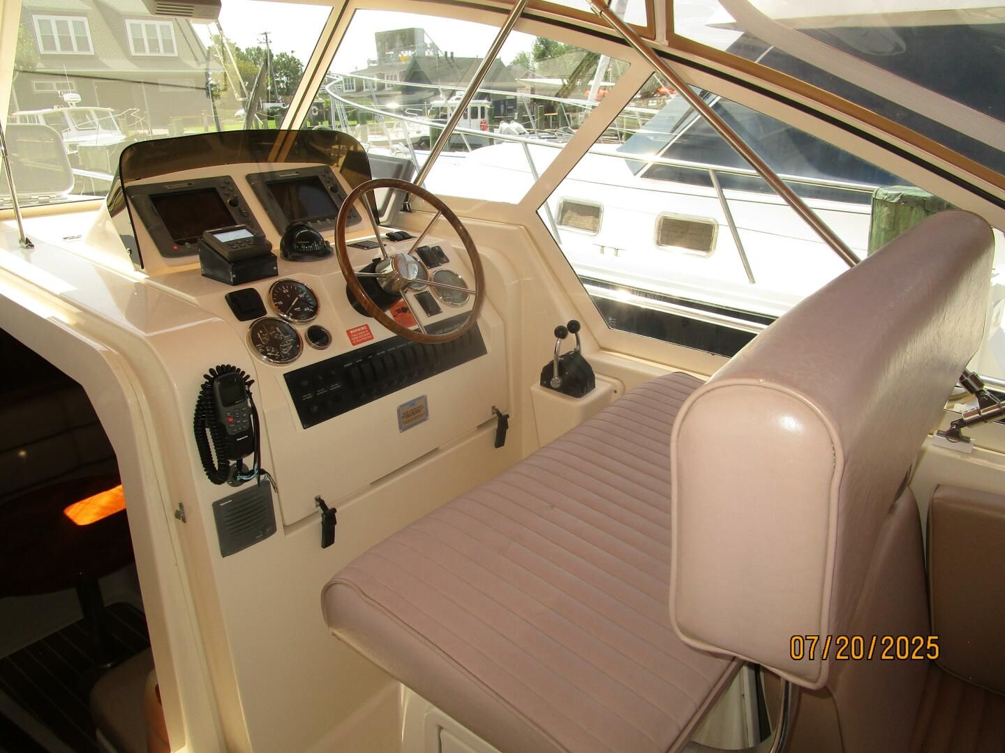 2006 Mainship Pilot 30 Base - Image 24
