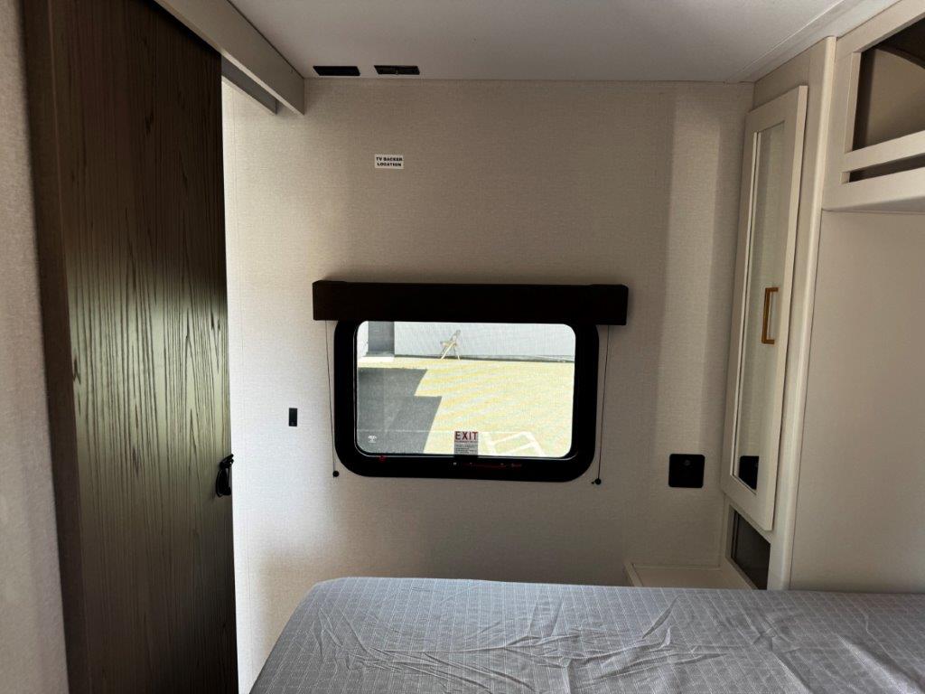 2027 Grand Design Transcend XPLOR 27DBX - Image 15