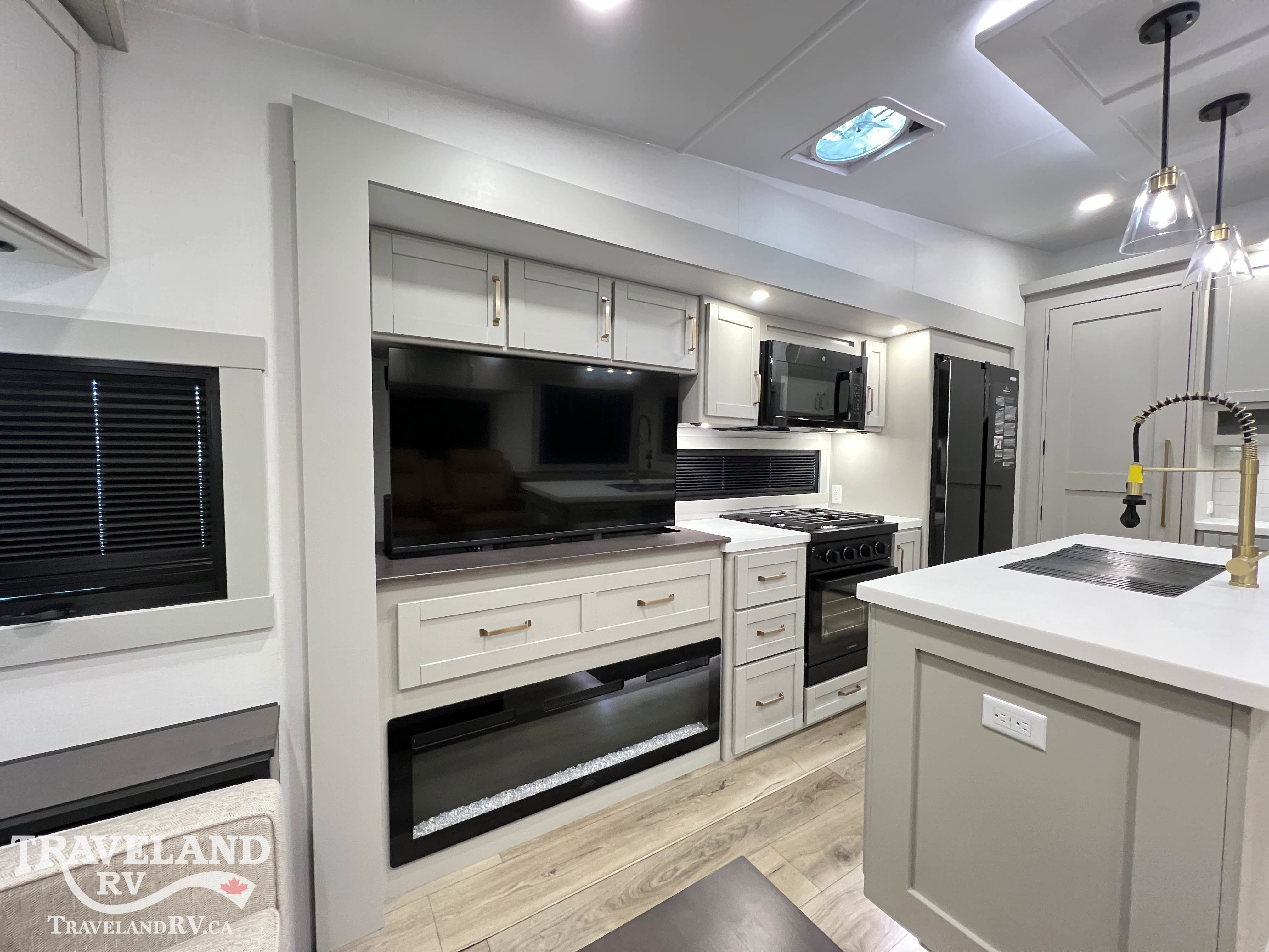 2026 Brinkley RV Model Z 3610 - Image 16