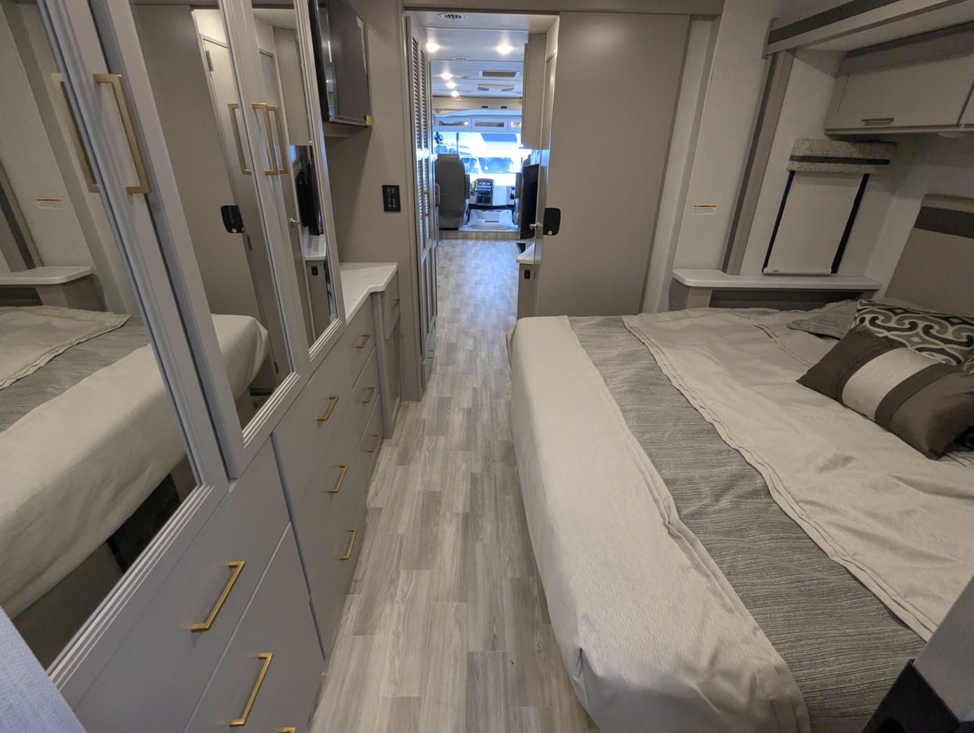 2026 Thor Motor Coach Windsport 35G - Image 23