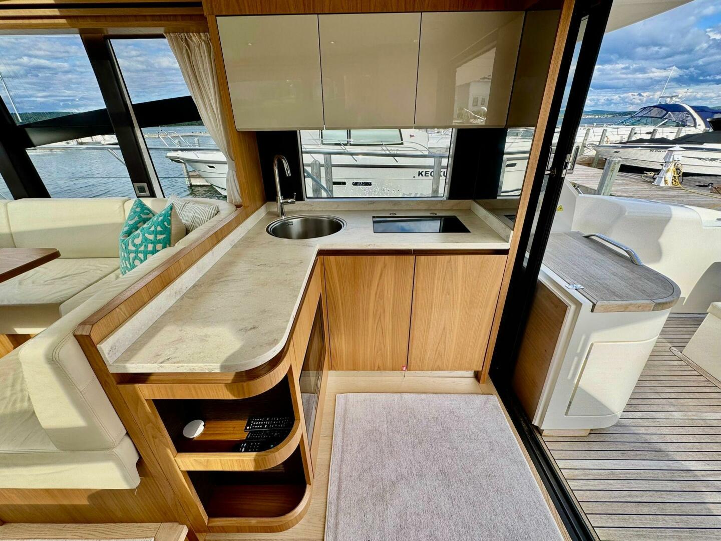 2016 Absolute 45 Sport Yacht - Image 41