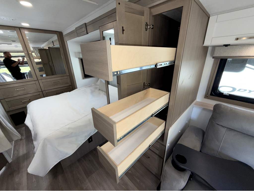 2027 ENTEGRA COACH ODYSSEY 24B - Image 24