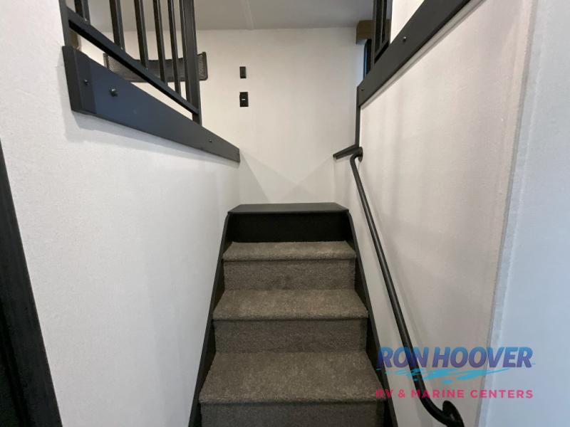 2026 PALOMINO 402LFT - Image 32