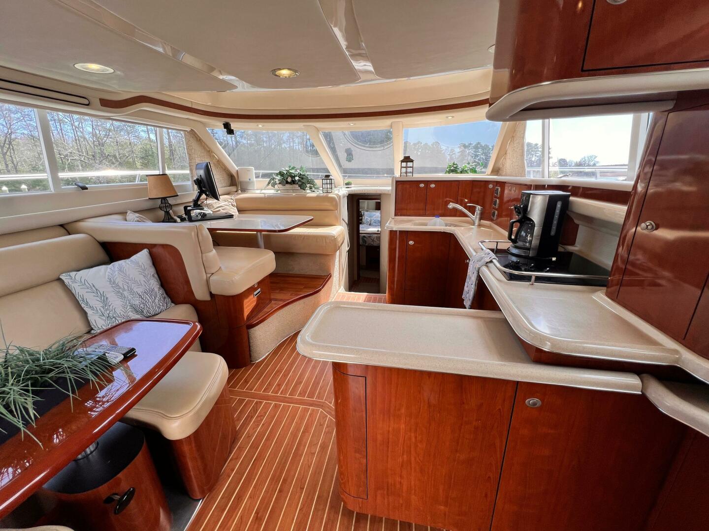 2004 Sea Ray 480 Sedan Bridge - Image 30