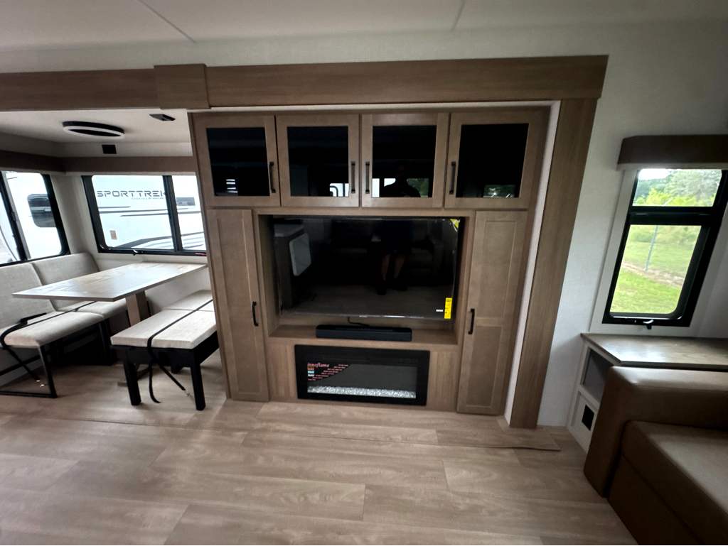 2027 VENTURE RV SPORTTREK 343VIK - Image 23