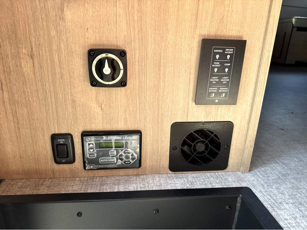 2027 GRAND DESIGN LINEAGE SERIES F 31ZW - Image 7