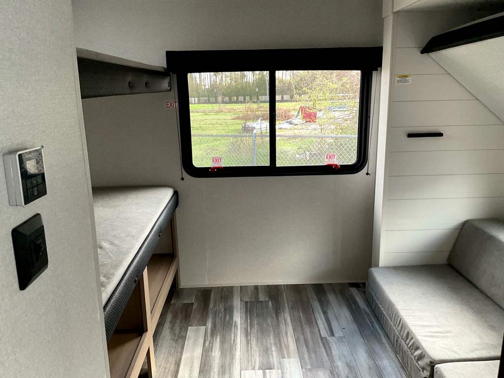 2026 JAYCO Jay Flight 325 BHT SLX - Image 18