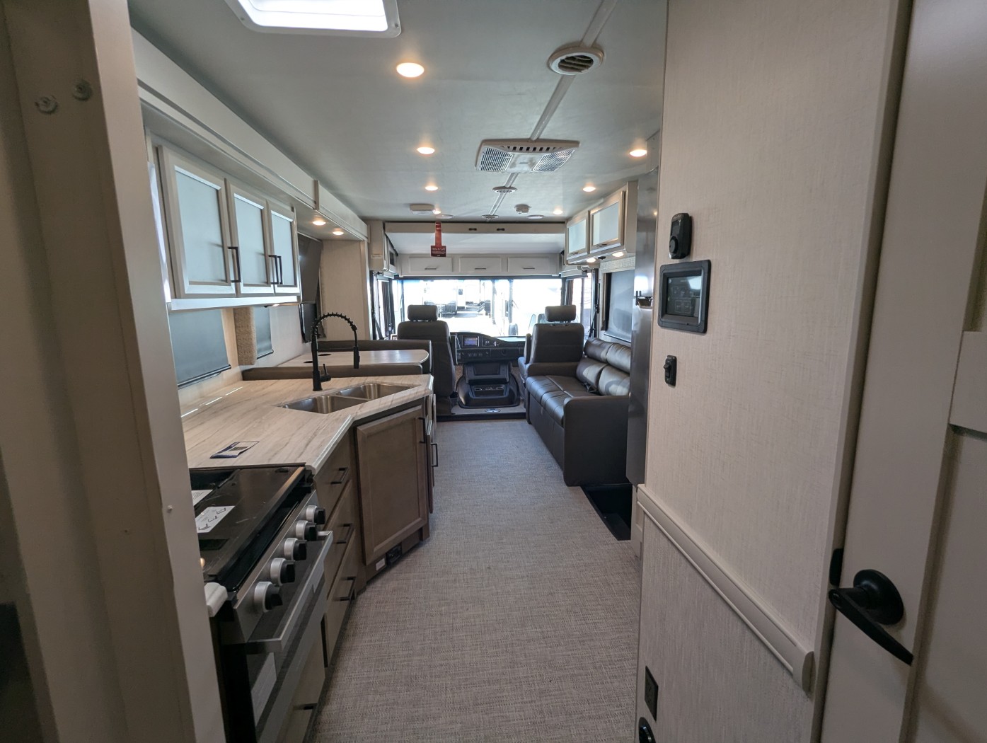 2026 Holiday Rambler Admiral 34J - Image 35