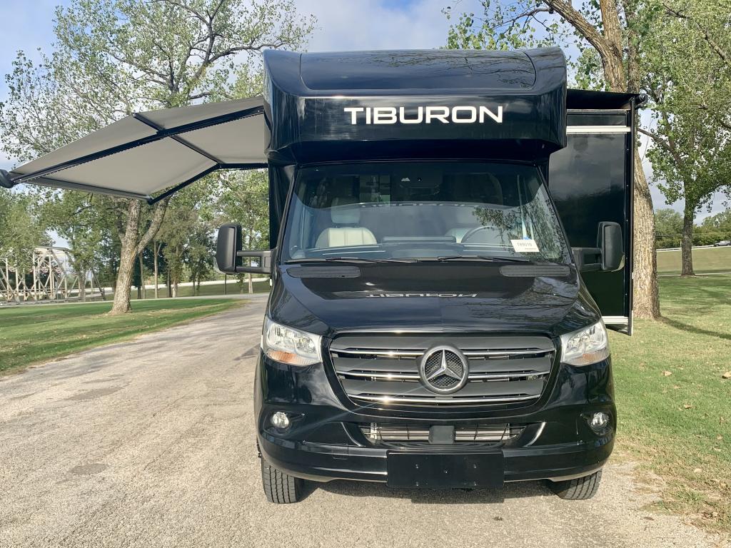 2025 THOR MOTORCOACH TIBURON 24FB - Image 3