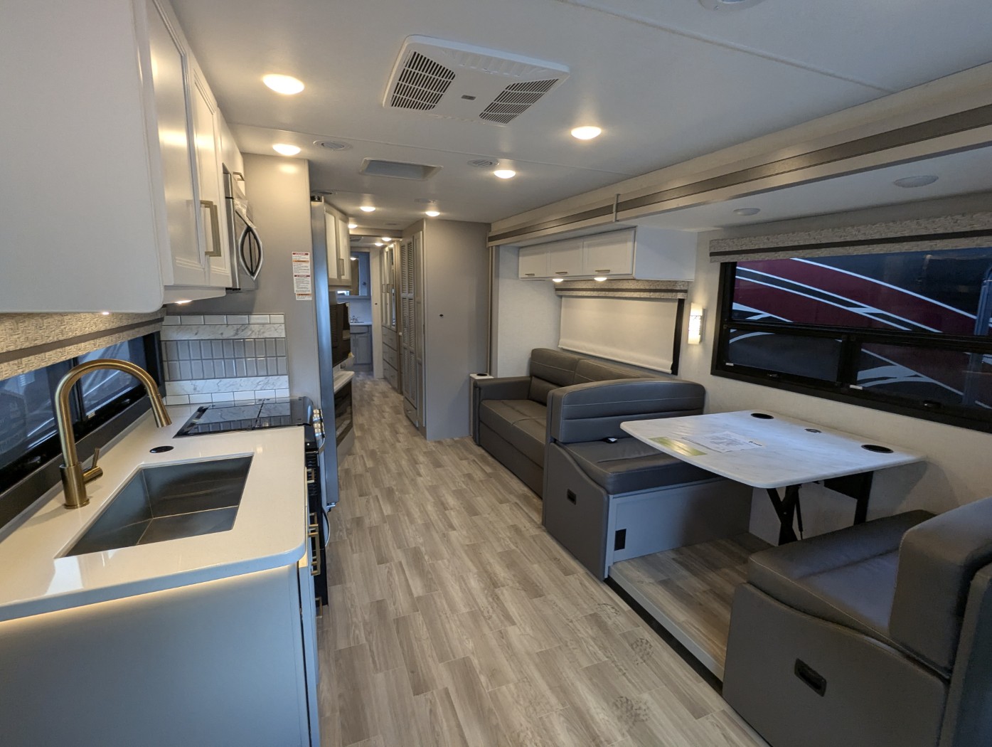 2026 Thor Motor Coach Windsport 35G - Image 10