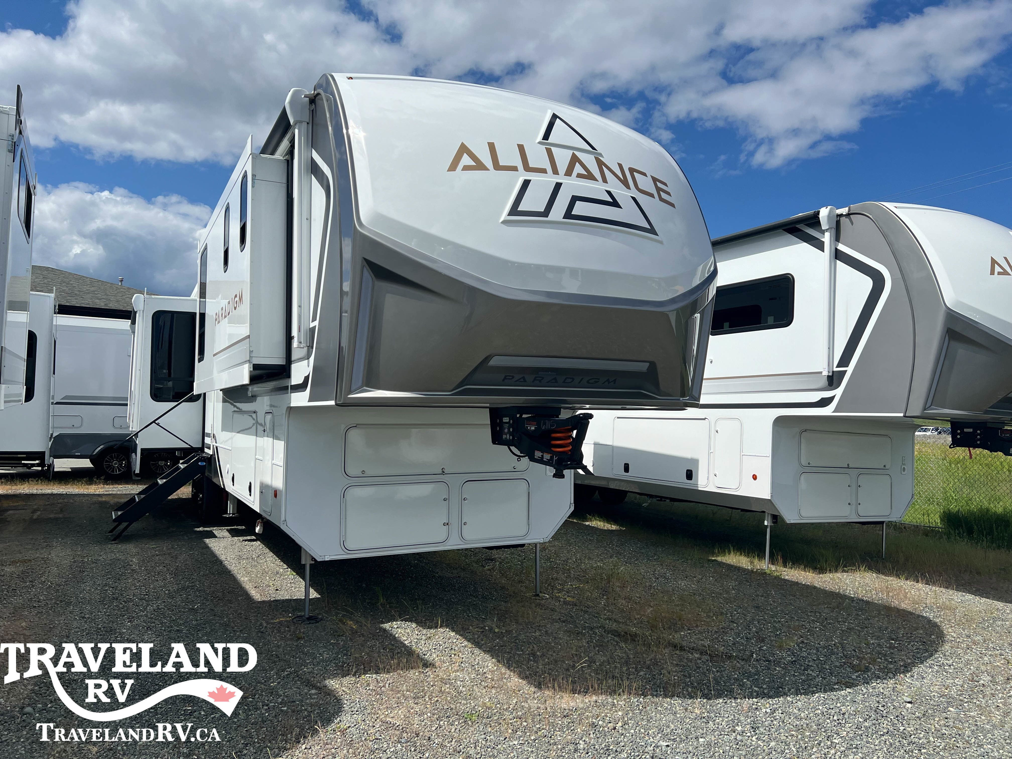 2025 Alliance RV Paradigm 382RK - Image 1