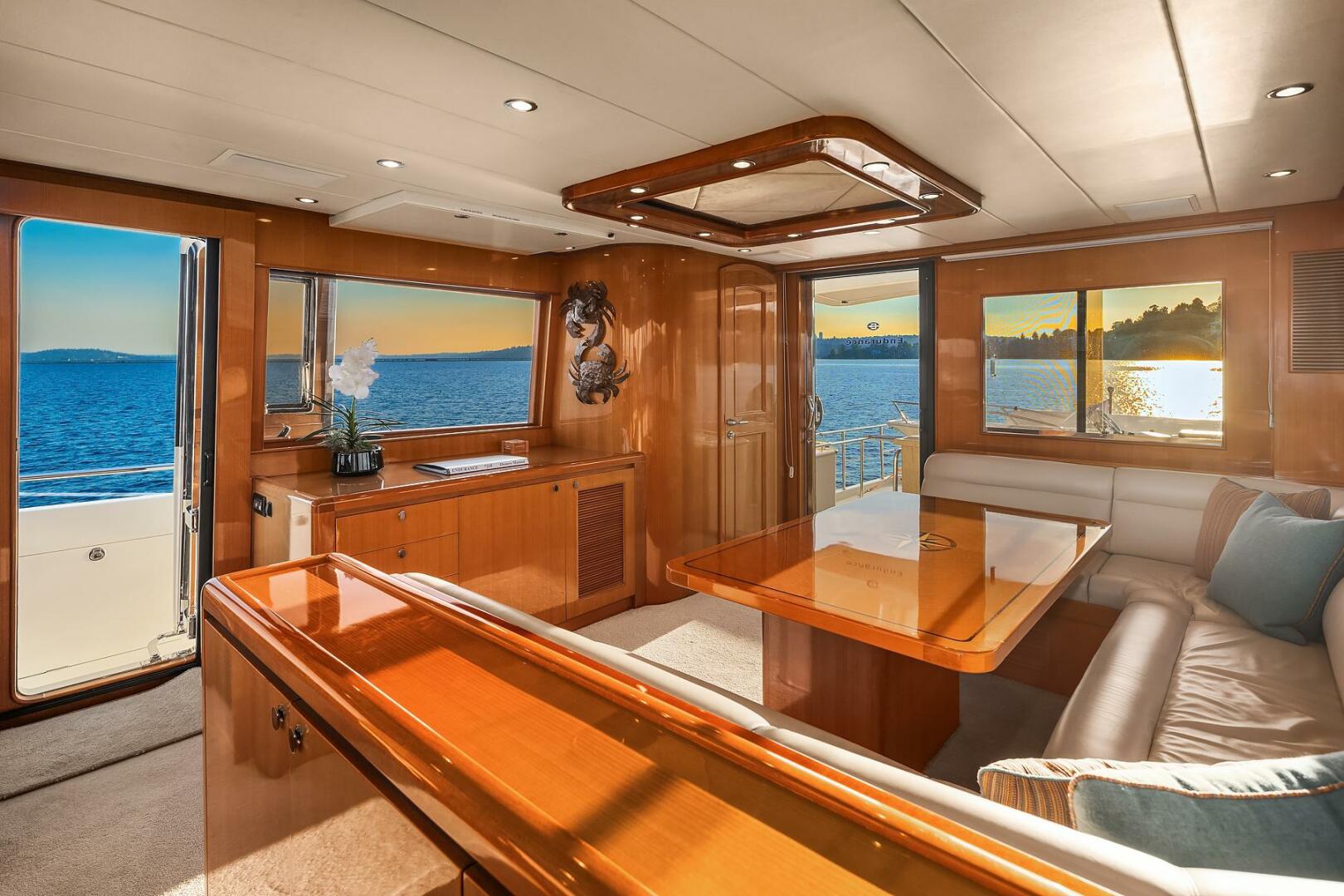2014 Hampton 720 Skylounge LRC - Image 37