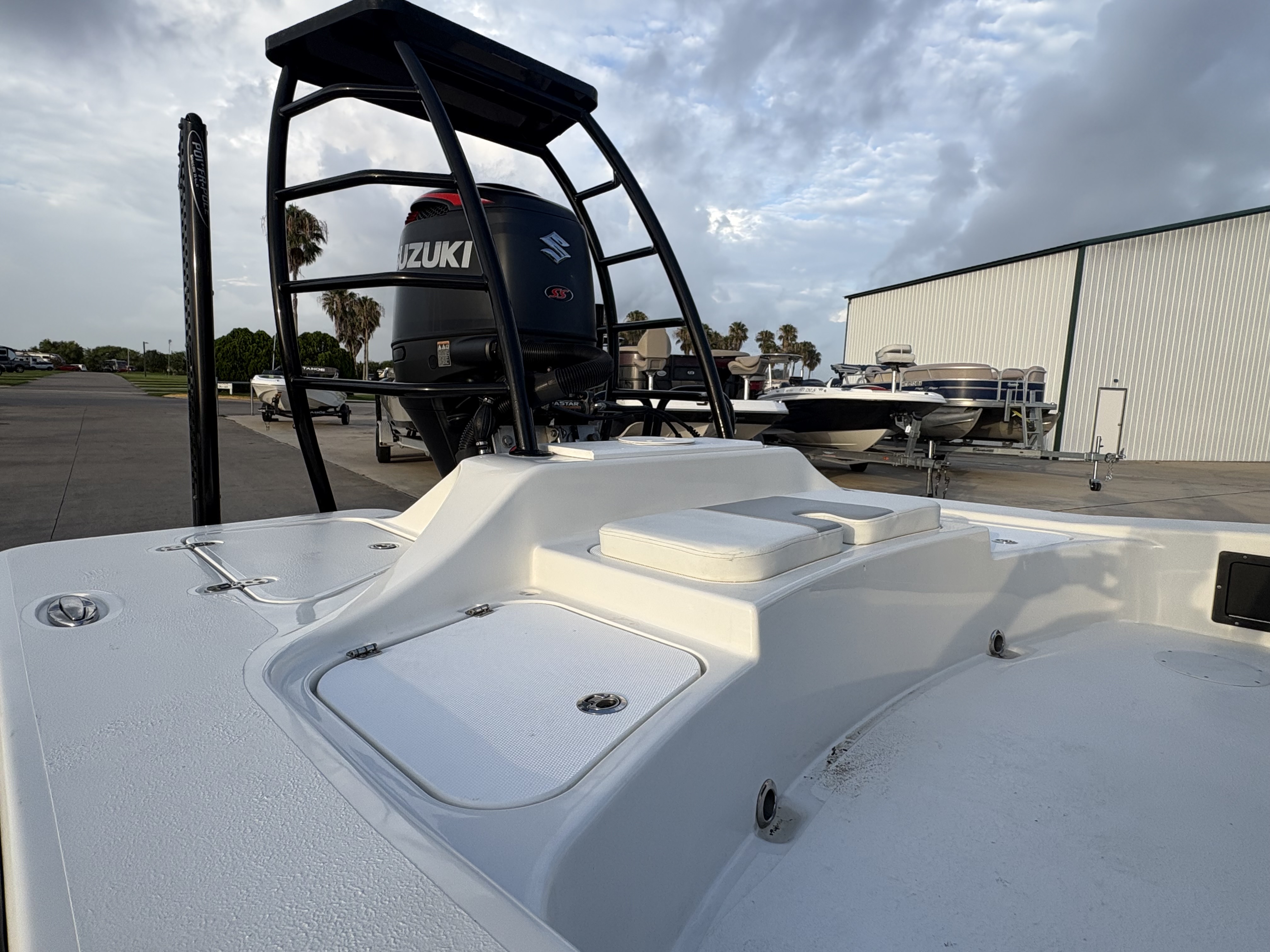 2019 TIBURON 2019 ZX25 - Image 6