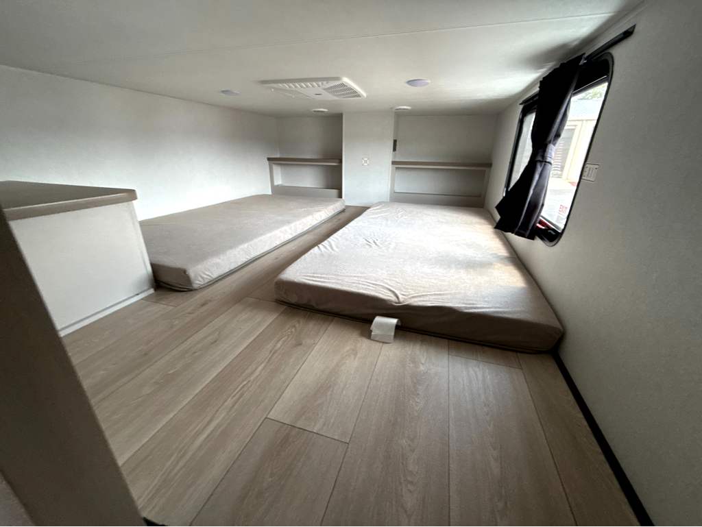 2027 JAYCO JAY FLIGHT BUNGALOW 404LOFT - Image 20