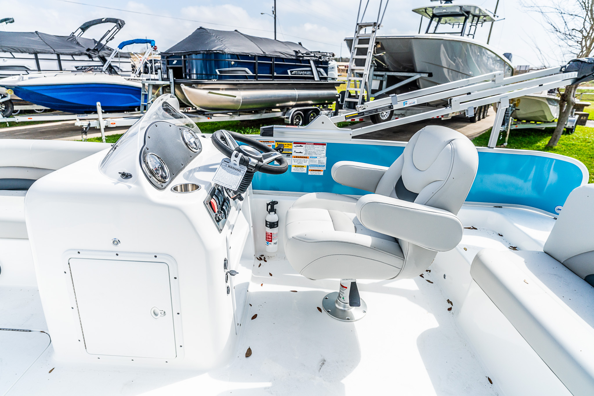 2026 HURRICANE 2026 FUNDECK 198 RE - Image 11