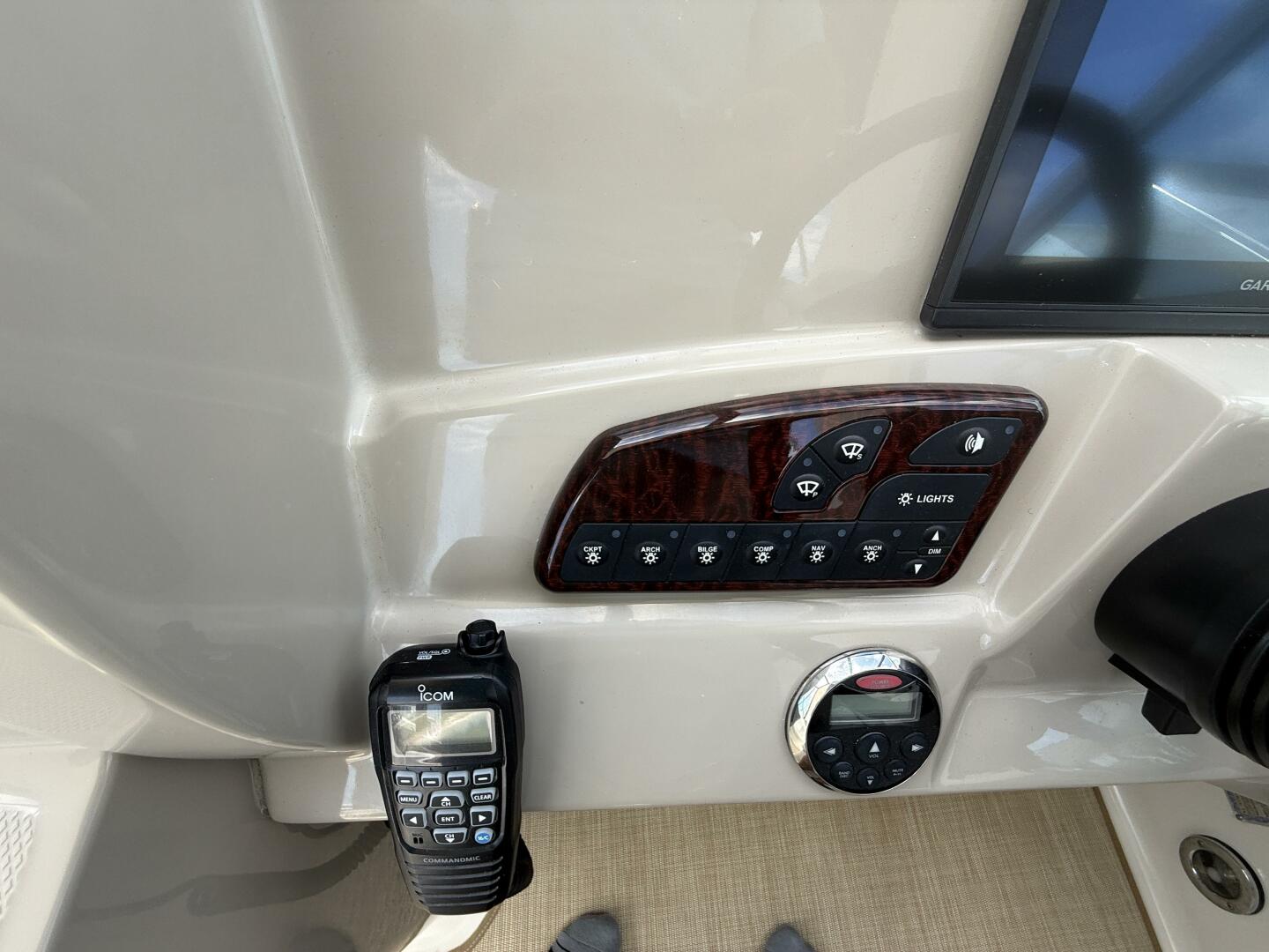 2006 Sea Ray 290 Sundancer - Image 17