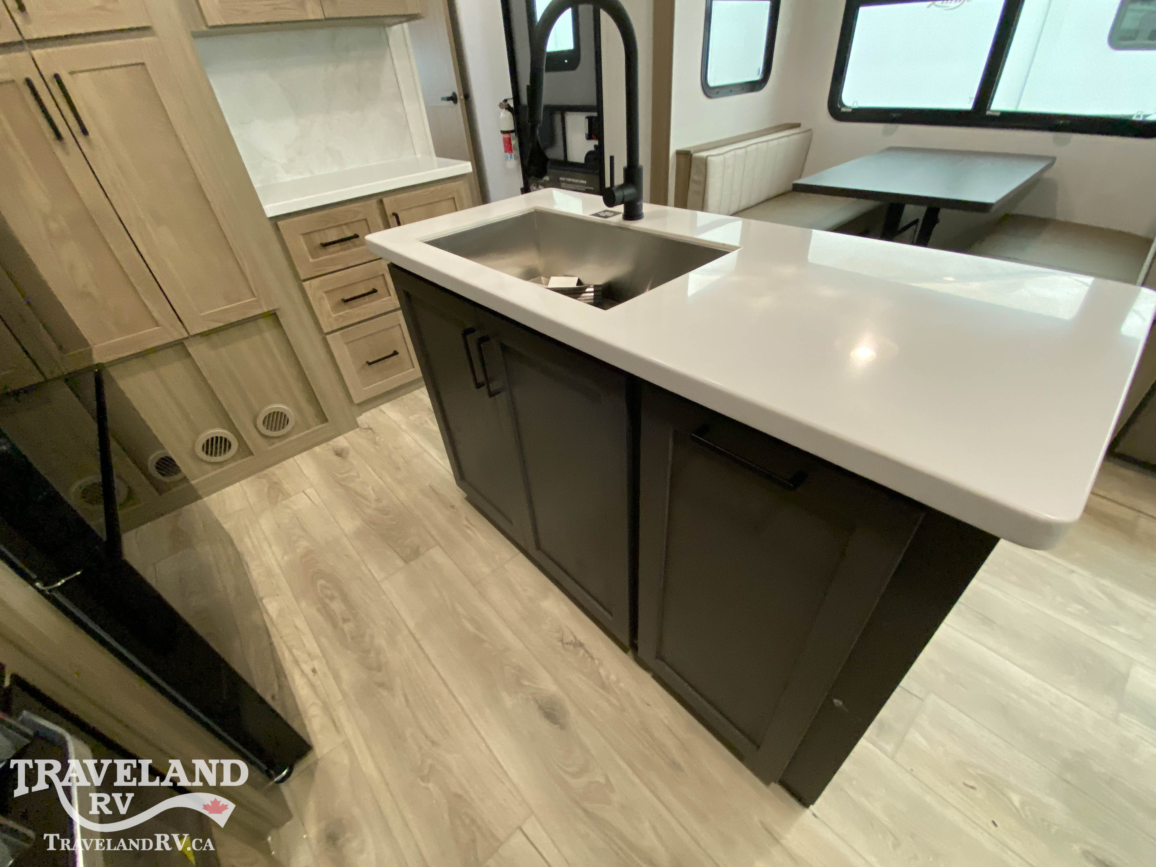 2027 Forest River Rockwood Ultra Lite 2916RL - Image 17