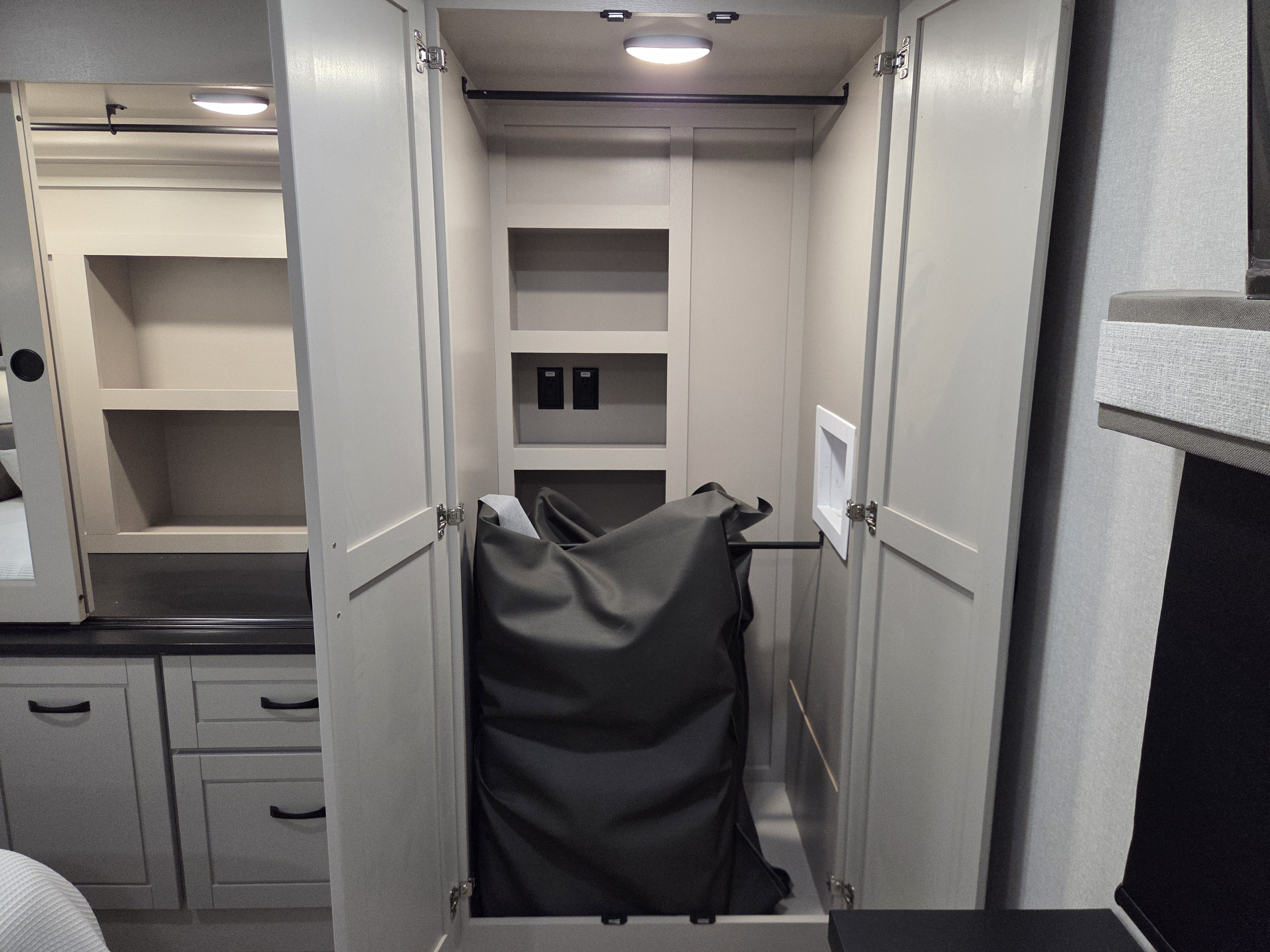 2026 Jayco North Point 395DSDB - Image 32