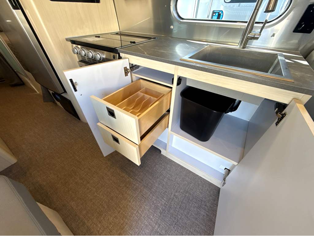 2026 AIRSTREAM FLYING CLOUD 28RBQ - Image 16