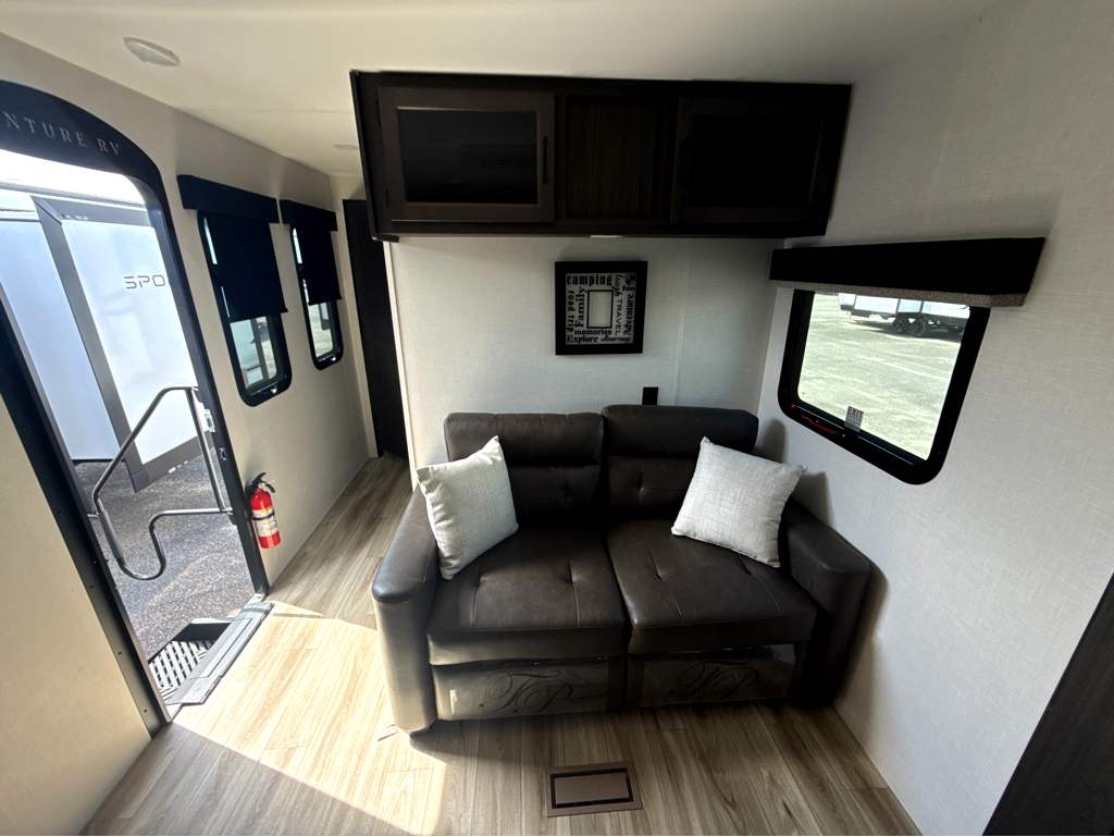 2027 VENTURE RV SPORTTREK 333VFK - Image 18