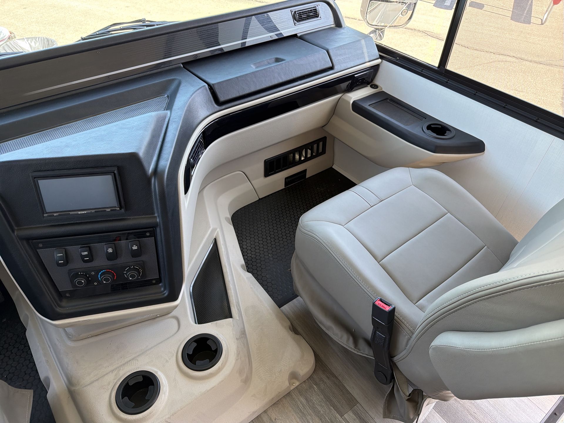 2026 Entegra Coach Vision SE 27ASE - Image 21