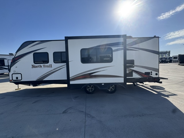2018 HEARTLAND RV NORTH TRAIL 22FBS - Image 6