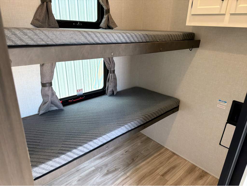 2026 VENTURE RV SPORTTREK 363VFR - Image 27