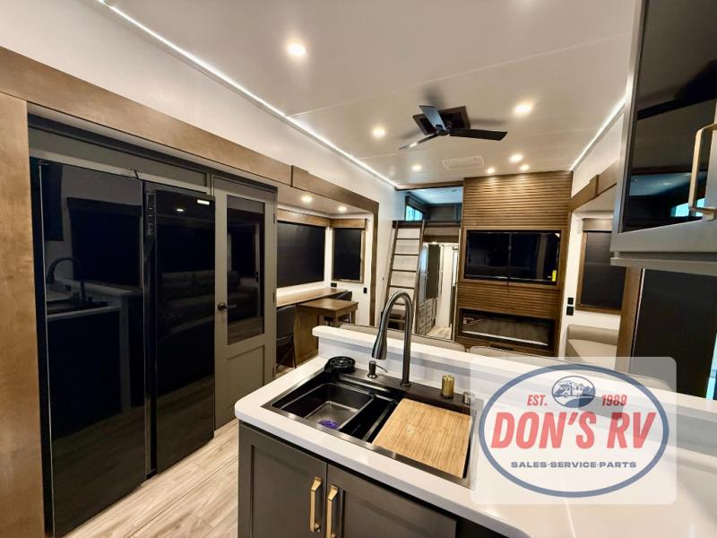 2027 High Country 391TB - Image 40