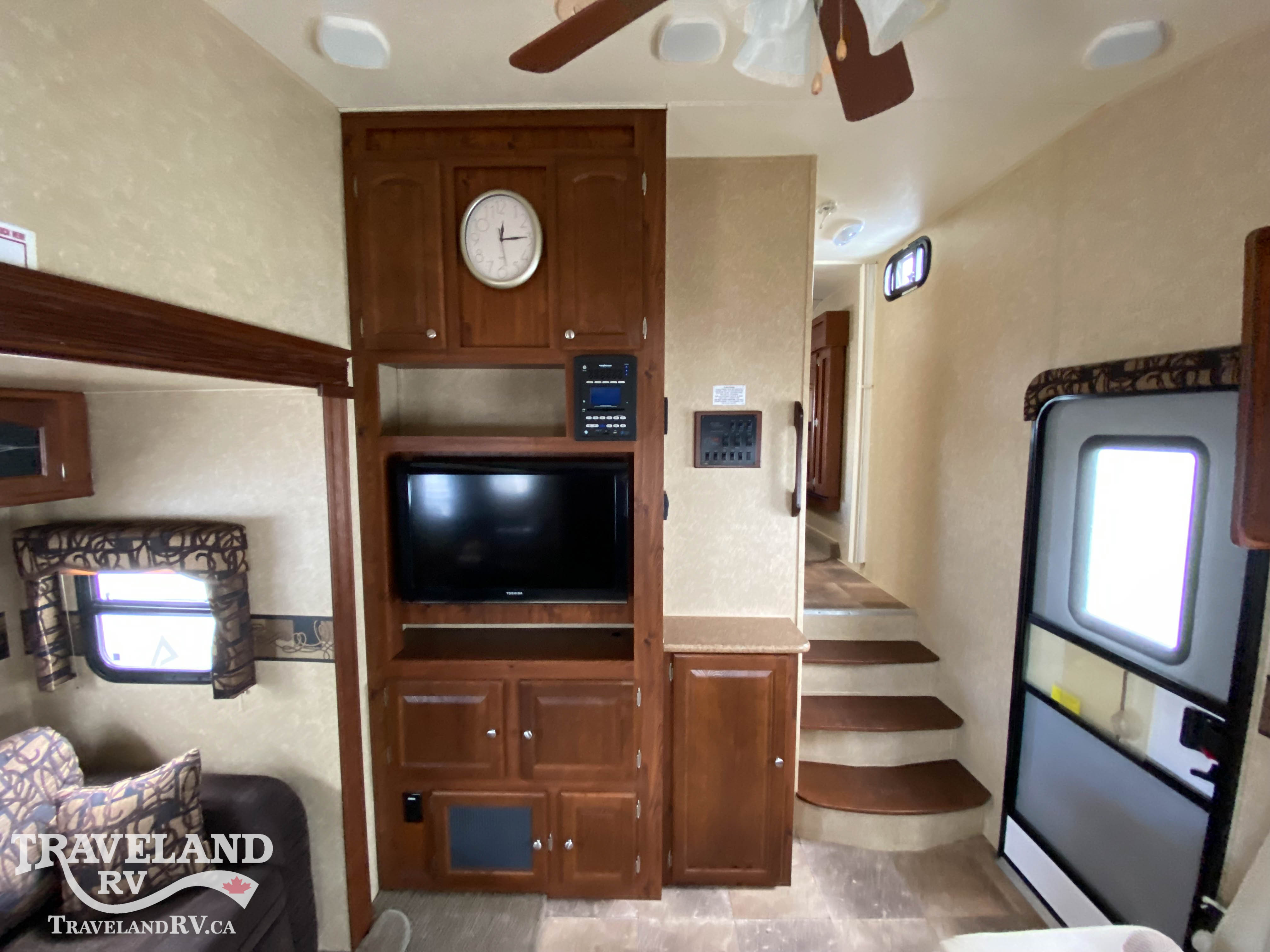 2012 Forest River Rockwood Signature Ultra Lite 8280WS - Image 13