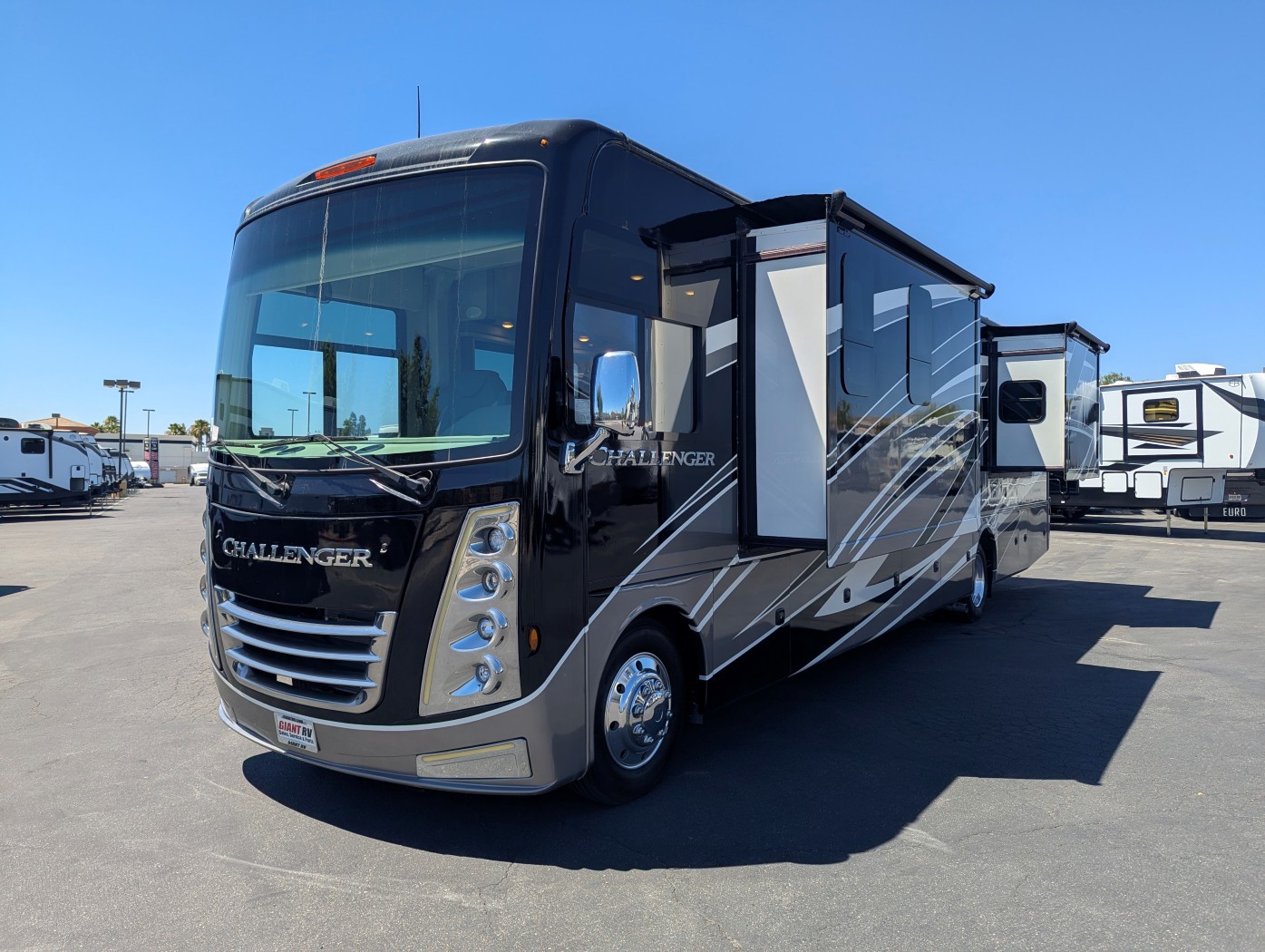 2023 Thor Motor Coach Challenger 37DS - Image 3
