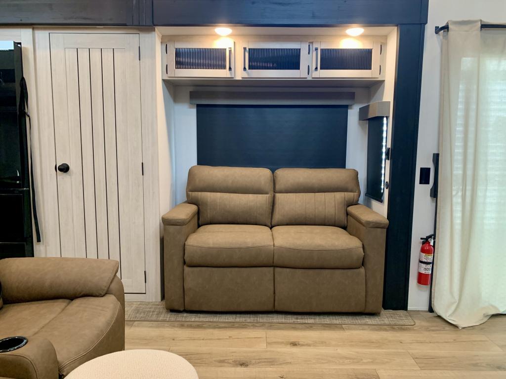 2026 Palomino Puma 403LFT - Image 35