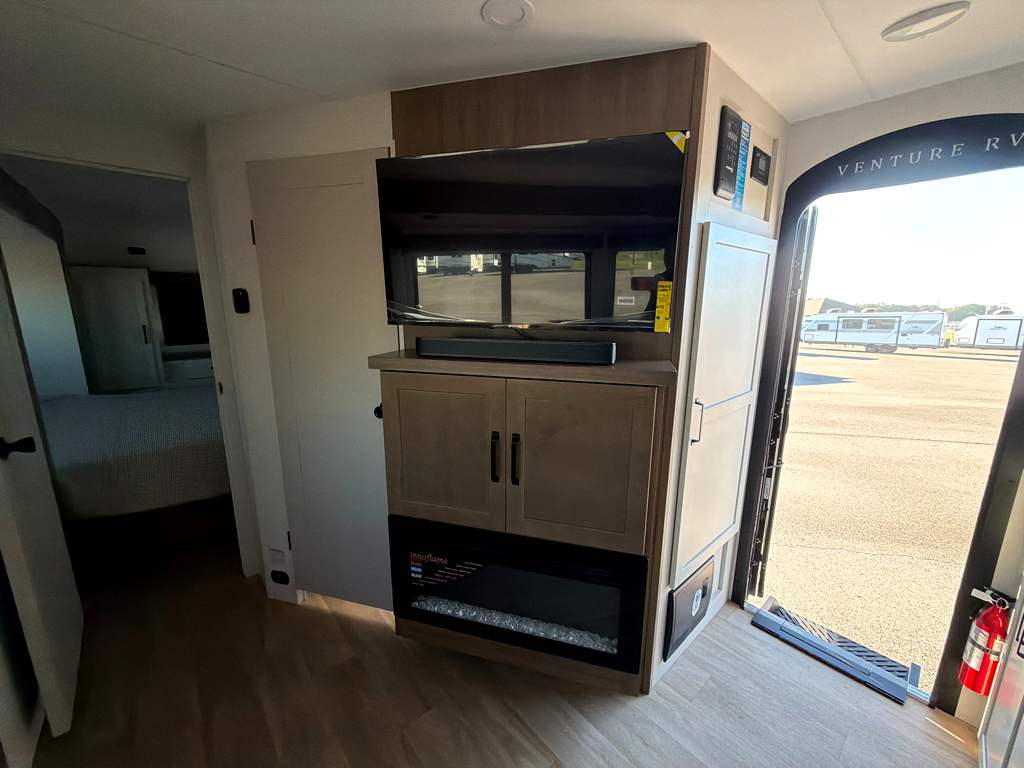 2027 VENTURE RV SPORTTREK 343VBH - Image 23