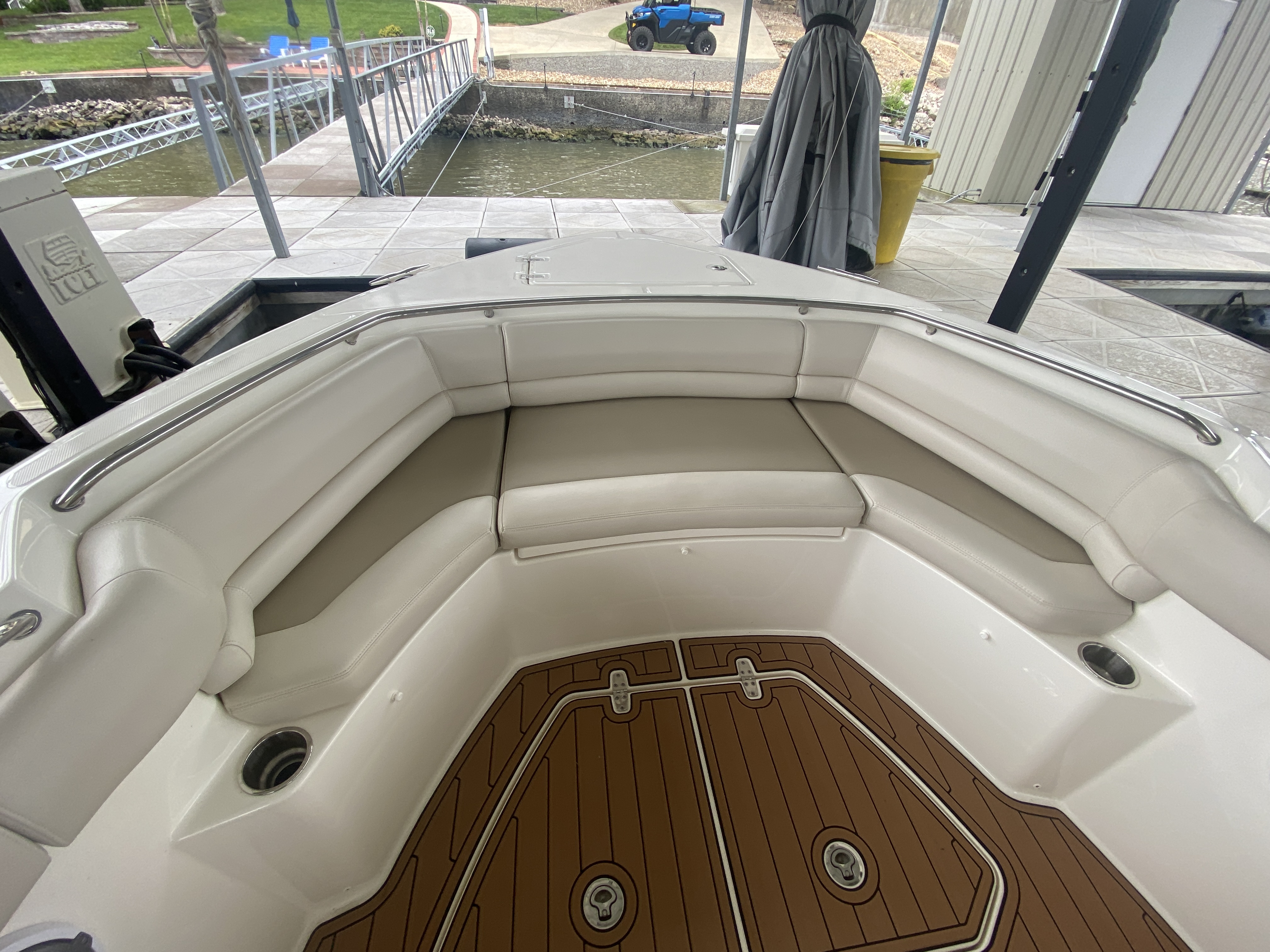 2016 Boston Whaler 330 Outrage - Image 32